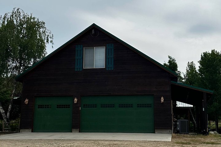 exterior painting on a home in Meridian, Idaho