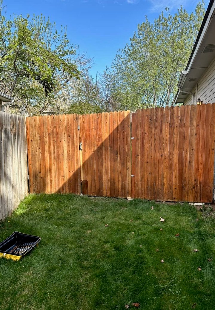 exterior staining on a fence in Meridian, Idaho